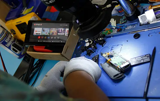 Reparación-de-Nintendo-Switch-en-Cybertown-laboratorio-especializado-cdmx-méxico